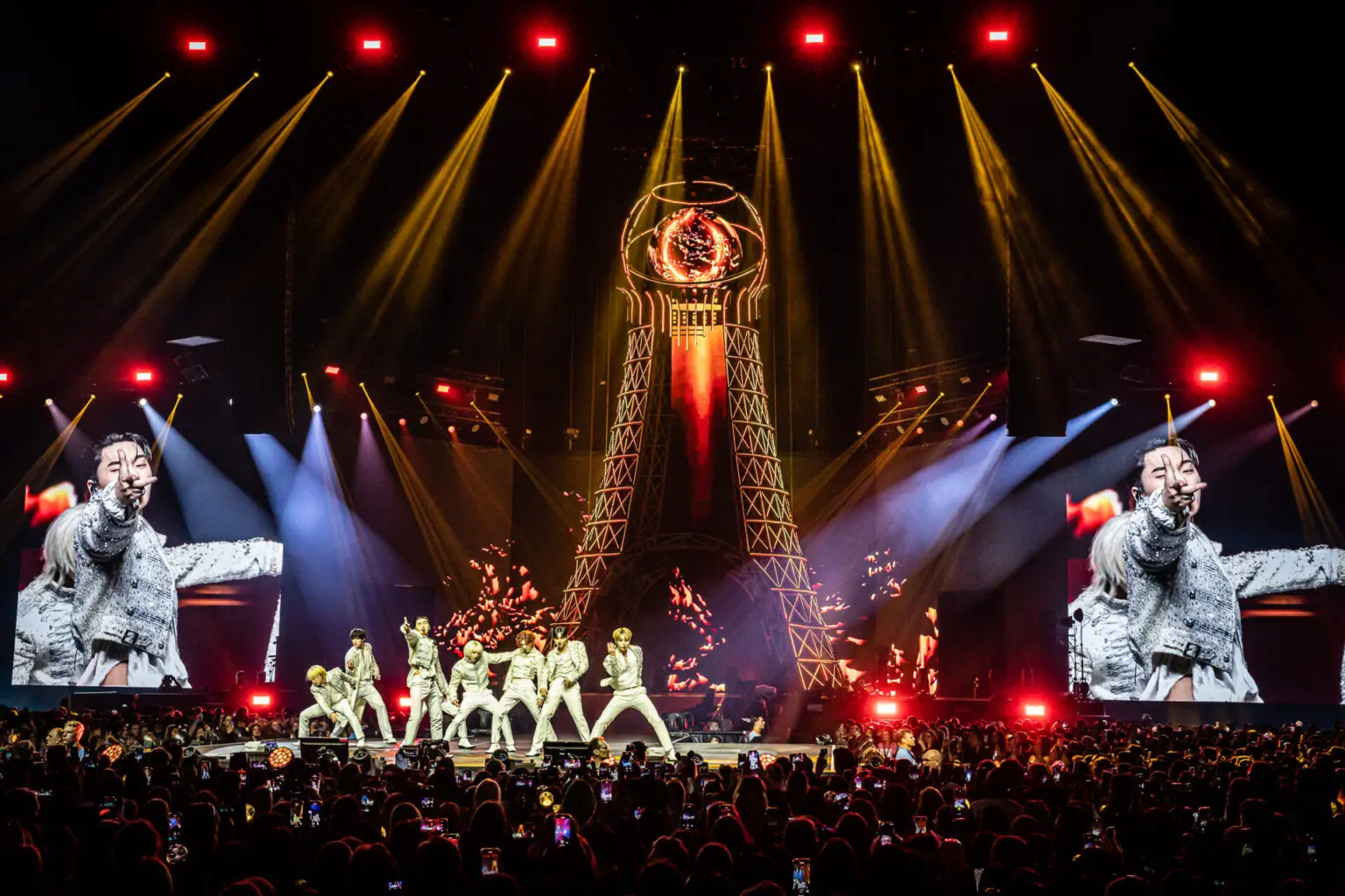 K-Popband ATEEZ kondigt hun grootste Europese tournee tot nu toe aan. De popsterren doen maar liefst twaalf Europese steden aan en brengen hun ATEEZ WORLD TOUR [TOWARDS THE LIGHT : WILL TO POWER] op 3 februari 2025 naar Ziggo Dome in Amsterdam. | Foto © Charles Batenburg